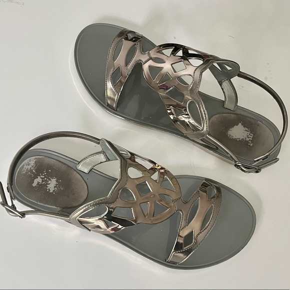 Stuart Weitzman Gelfisher Sandals in Metallic Graphite - Picture 14 of 16